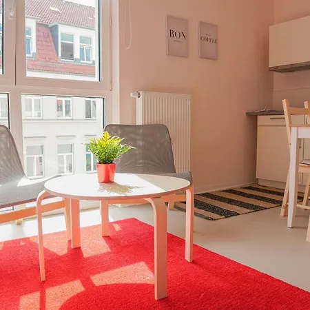 Full House - The Red - Netflix + Wifi Inkl. Leipzig